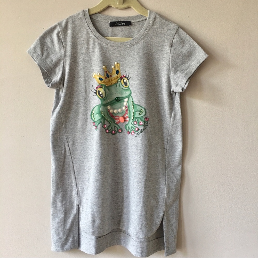 Designer beaded frog, short sleeve cotton top.